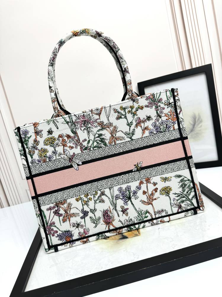 chr1st1an D10r shopping bags
